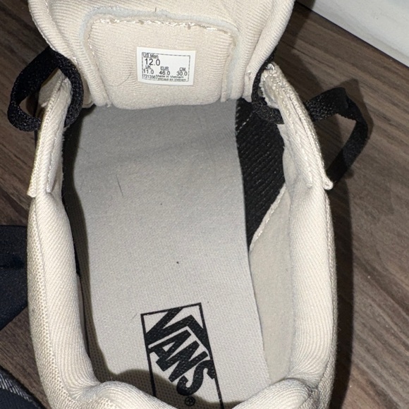 Vans Men's Black and Cream Sneakers - Picture 6 of 7